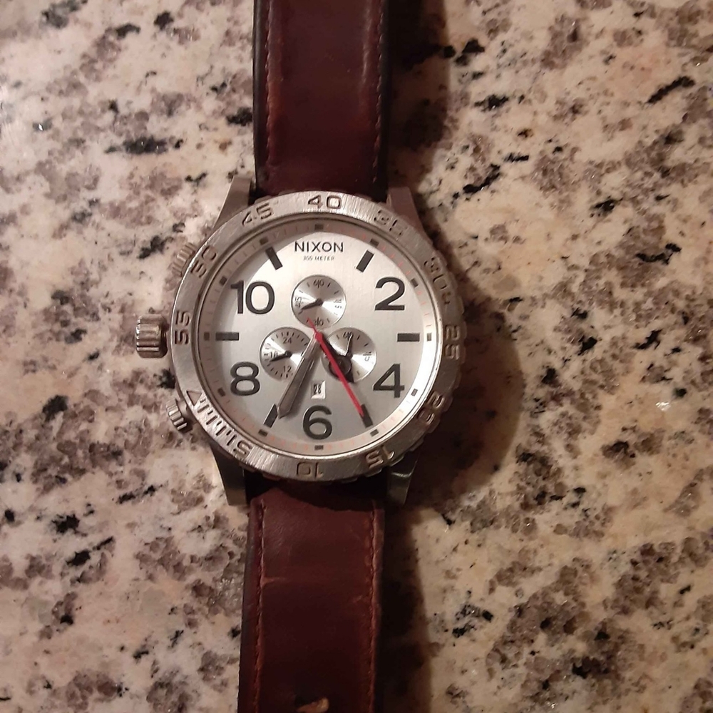 Nixon watch